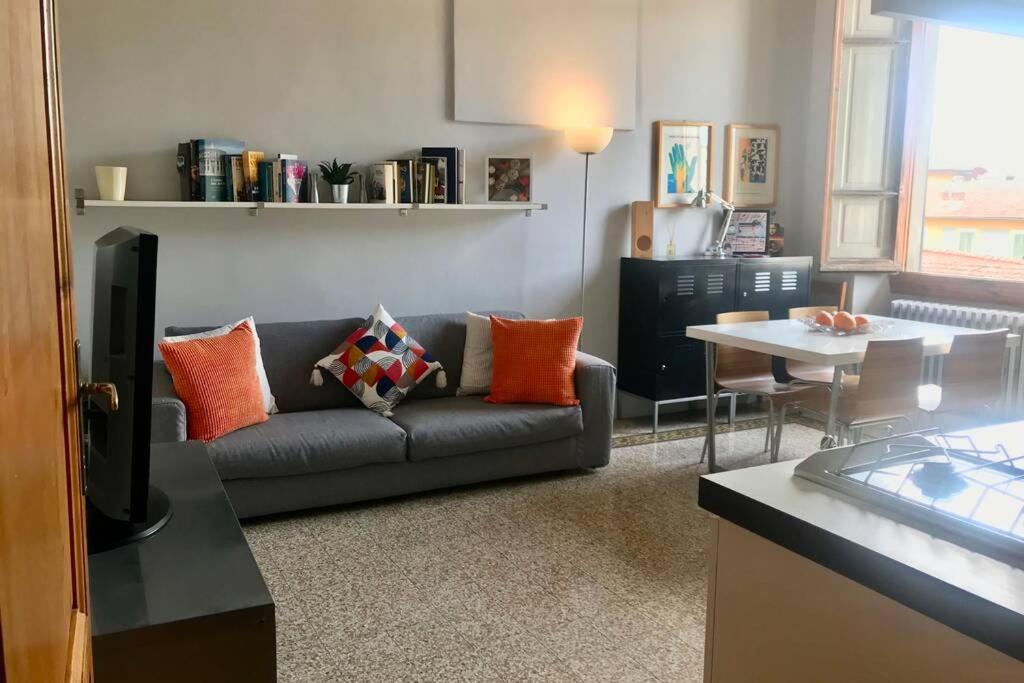 Sunny Top Floor In San Frediano Florence Buitenkant foto
